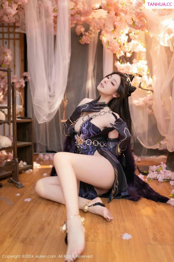 逗逗DouDou  [XiuRen]高清写真图 2024.03.14 No.8232 小逗逗 美腿性感第16张图片